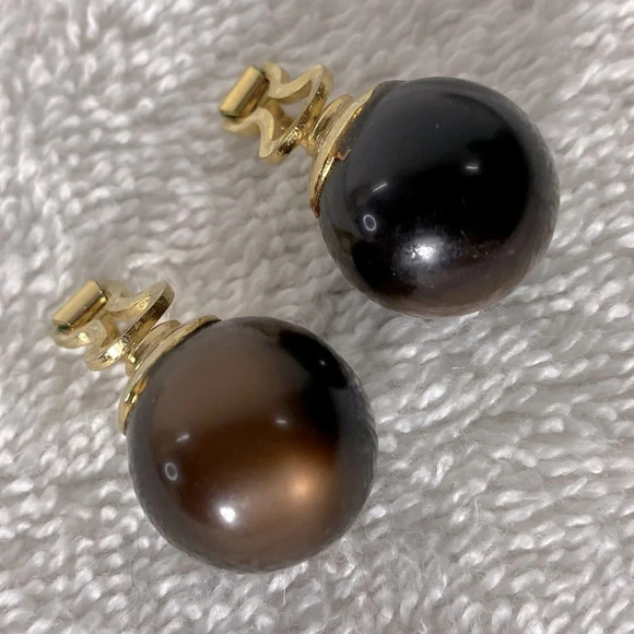 Vintage Round Brown Bead W Gold Hardware Clip On Earrings - Picture 5 of 9